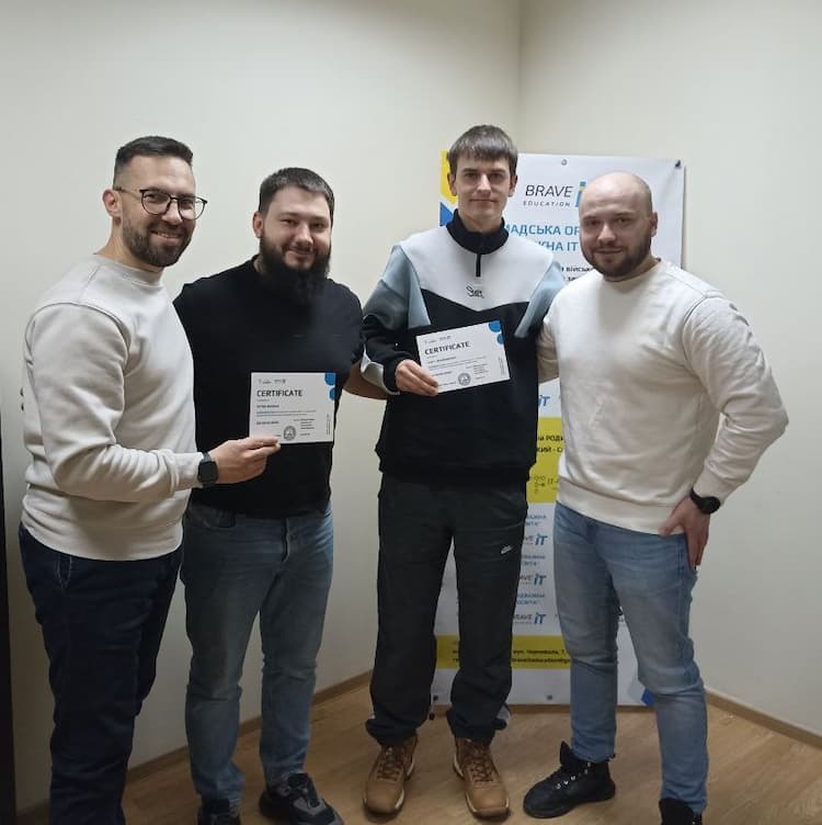 Вітаємо випускників курсу iOS Developer